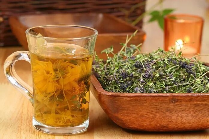 O infuzie de cimbru, a cărei utilizare ajută la mărirea penisului